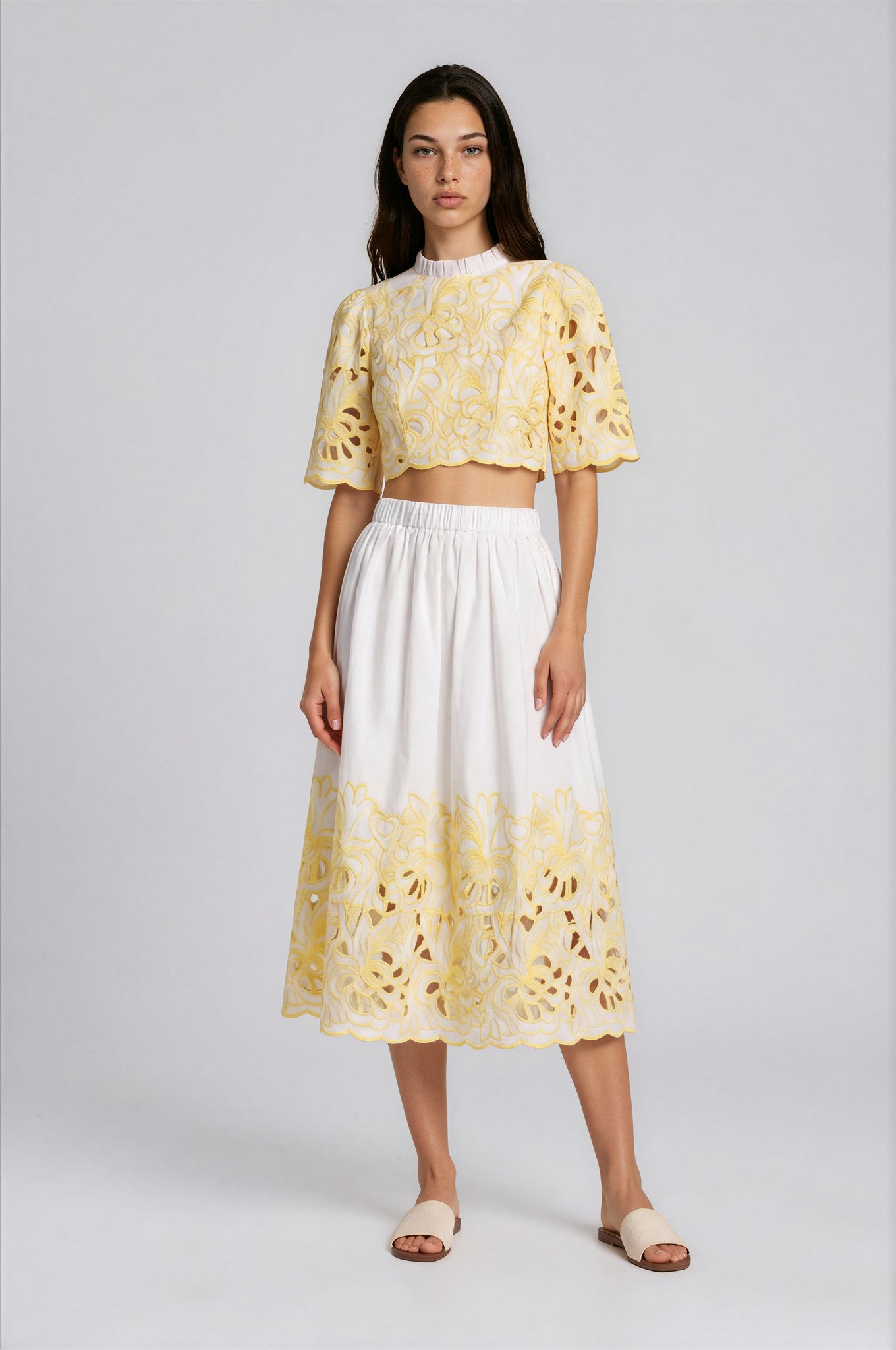 Güpür Nakışlı Crop Top & Midi Etek İkili Takım